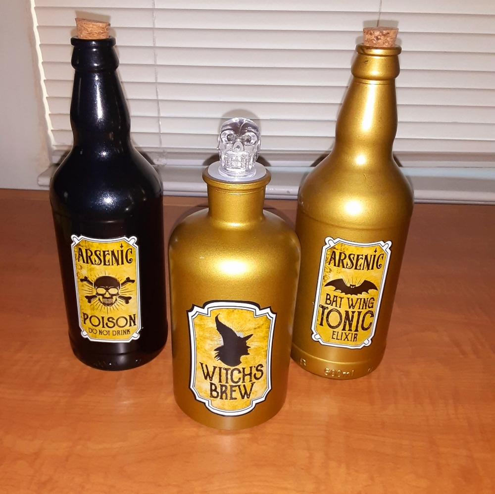 Halloween Apothecary Black & Gold Glass Jar Decoration Set